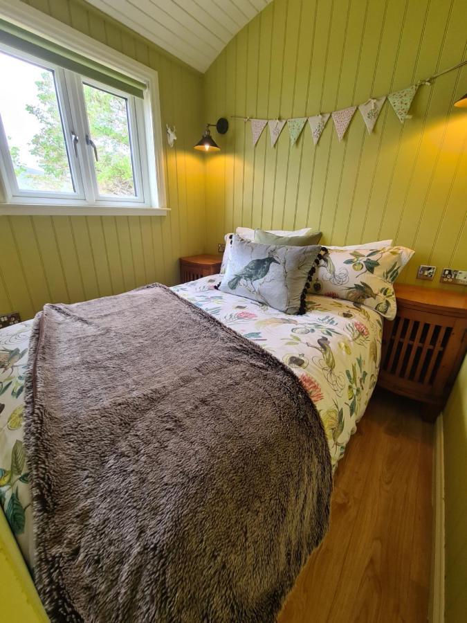 The Bay ,Luxury Shepherds Hut, Dundonnell Bagian luar foto